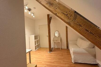 1 Zimmer Dachgeschossgewohnung zimmer