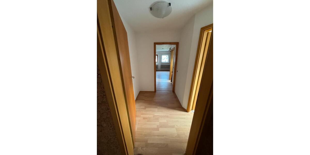 Dachgeschoßwohnung Kreuztal - 3 Zimmer, 65 m&sup2;, 750&euro; | Angebot:26536657