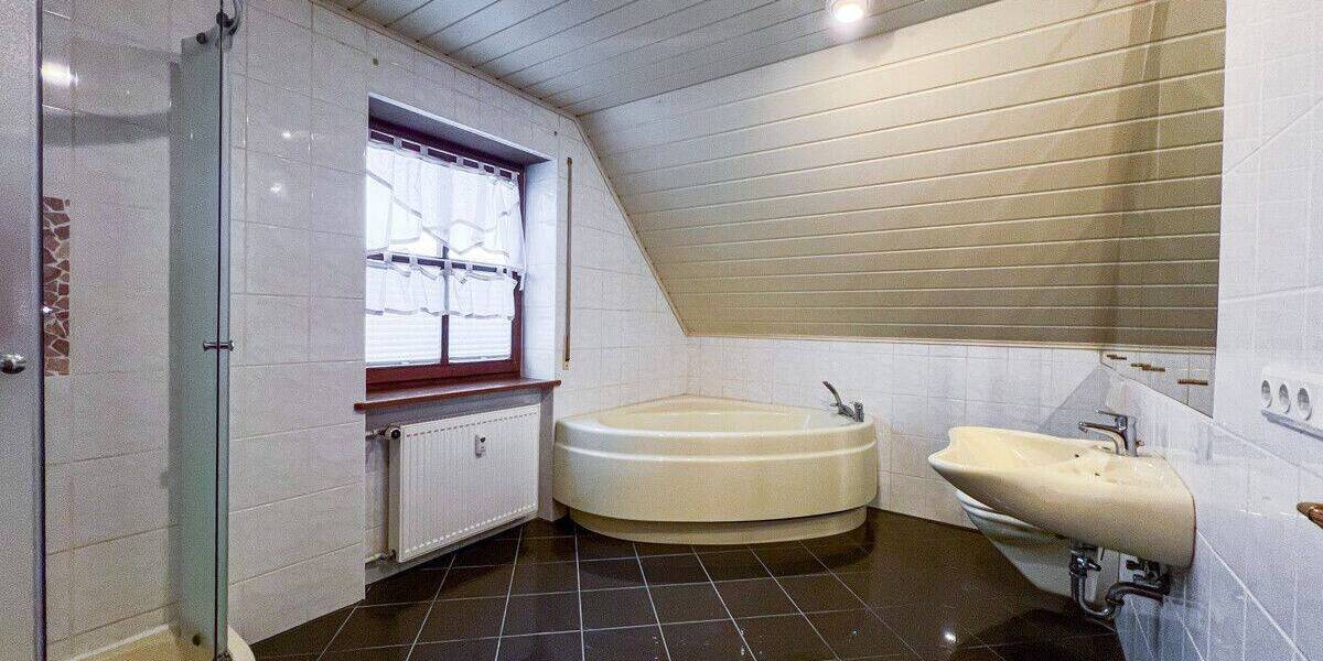 Etagenwohnung Maxhütte-Haidhof Ponholz - 3 Zimmer, 124 m&sup2;, 800&euro; | Angebot:26807150