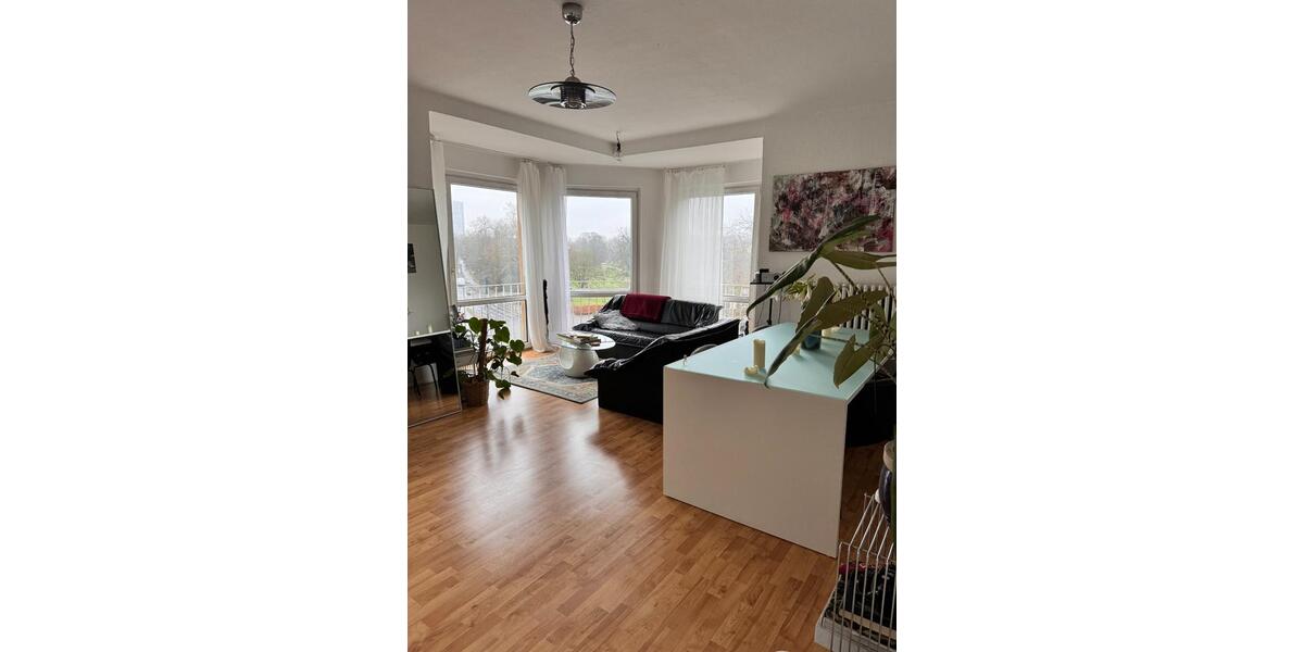 Untermiete: Helle 3-Raum-Wohnung in Düsseldorf mit Ausblick auf B 3 zimmer