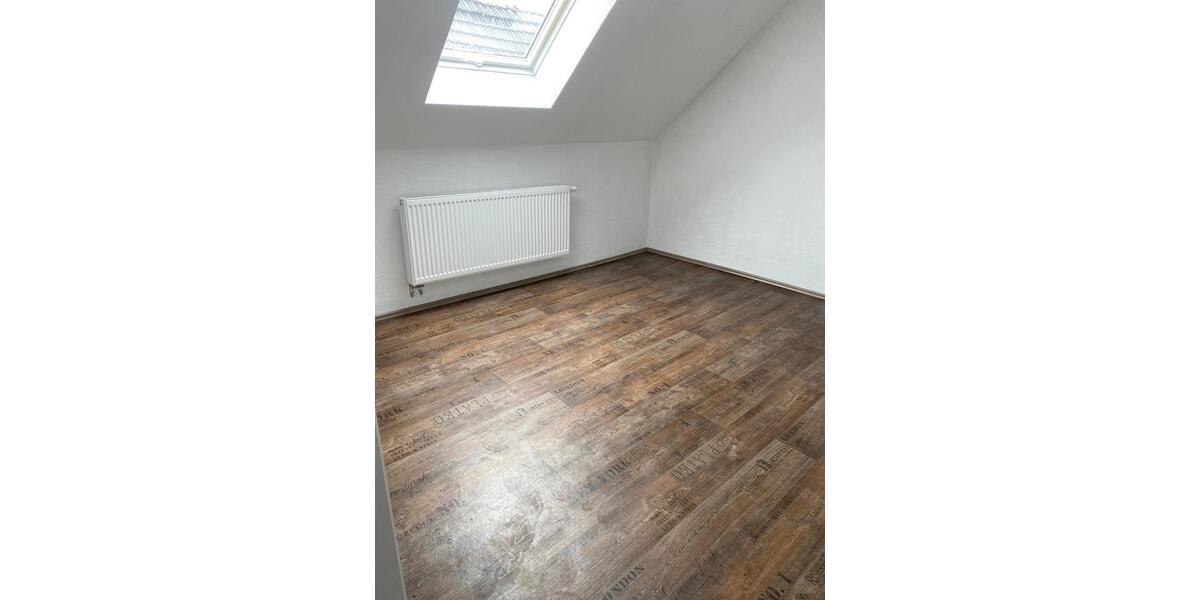 Dachgeschoßwohnung Staufenberg - 3 Zimmer, 95 m&sup2;, 1.000&euro; | Angebot:26254515