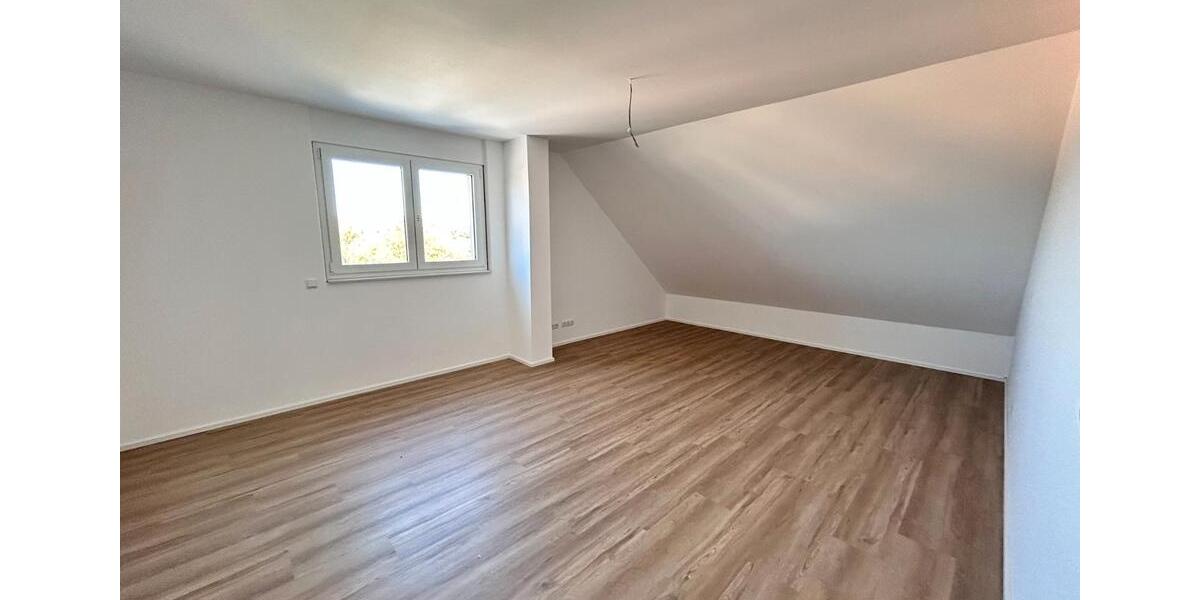 Dachgeschoßwohnung Bayreuth Bernecker Straße / Insel / Riedelsberg - 4 Zimmer, 143 m&sup2;, 2.155&euro; | Angebot:26147855