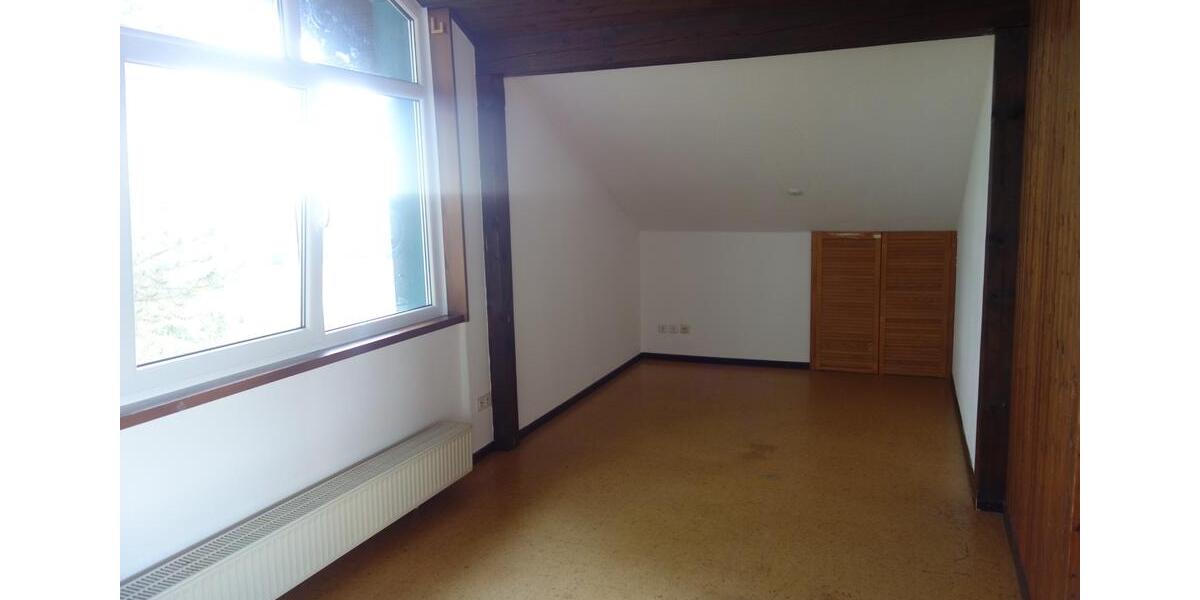Dachgeschoßwohnung Bad Zwesten - 4 Zimmer, 75 m&sup2;, 500&euro; | Angebot:26676028