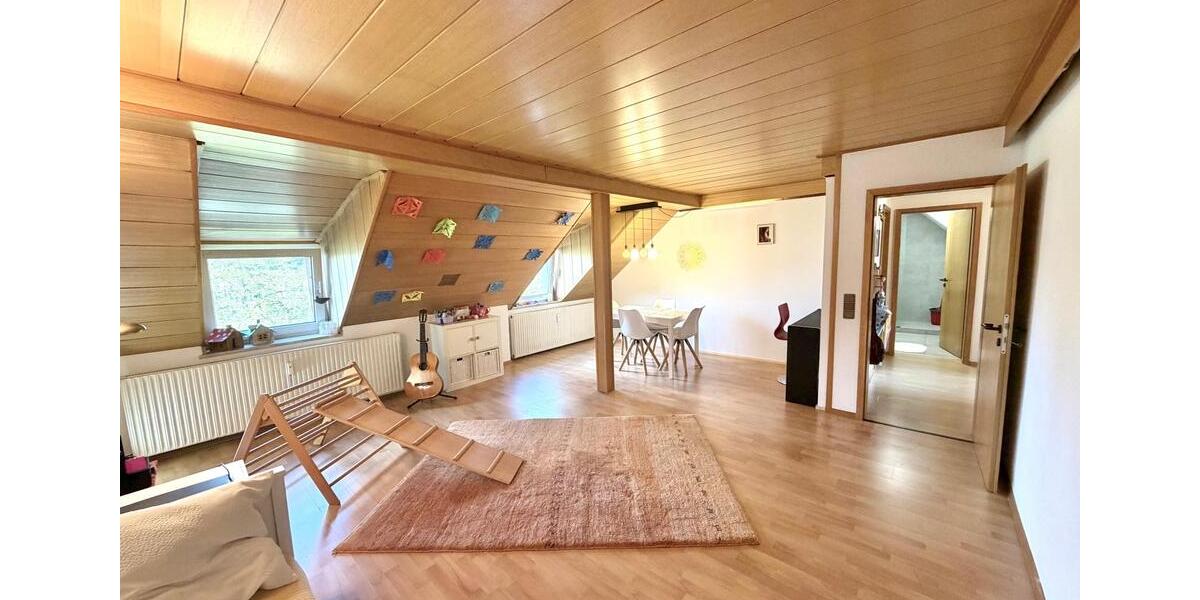 Dachgeschoßwohnung Duisburg - 3 Zimmer, 70 m&sup2;, 900&euro; | Angebot:26546138