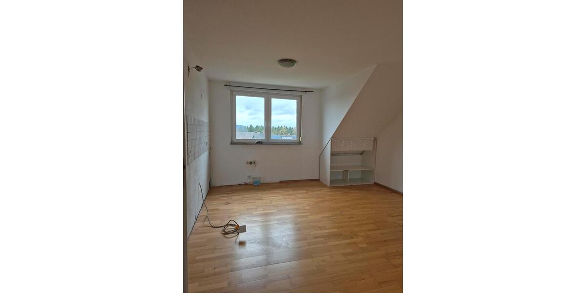 Dachgeschoßwohnung Bous - 1 Zimmer, 65 m&sup2;, 500&euro; | Angebot:26039179