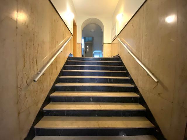 1-Zimmer-Wohnung mit Aufzug und neuem Duschbad direkt an der Oper zimmer