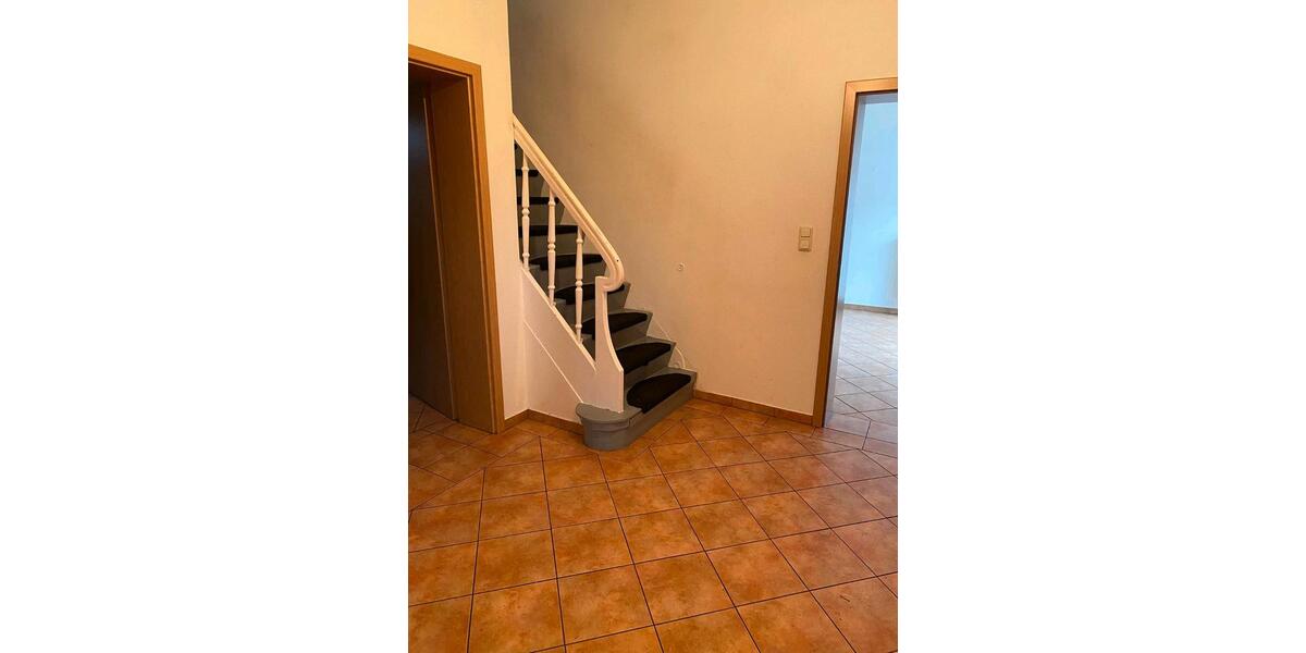 Wohn,-Geschäftshaus 8 zimmer