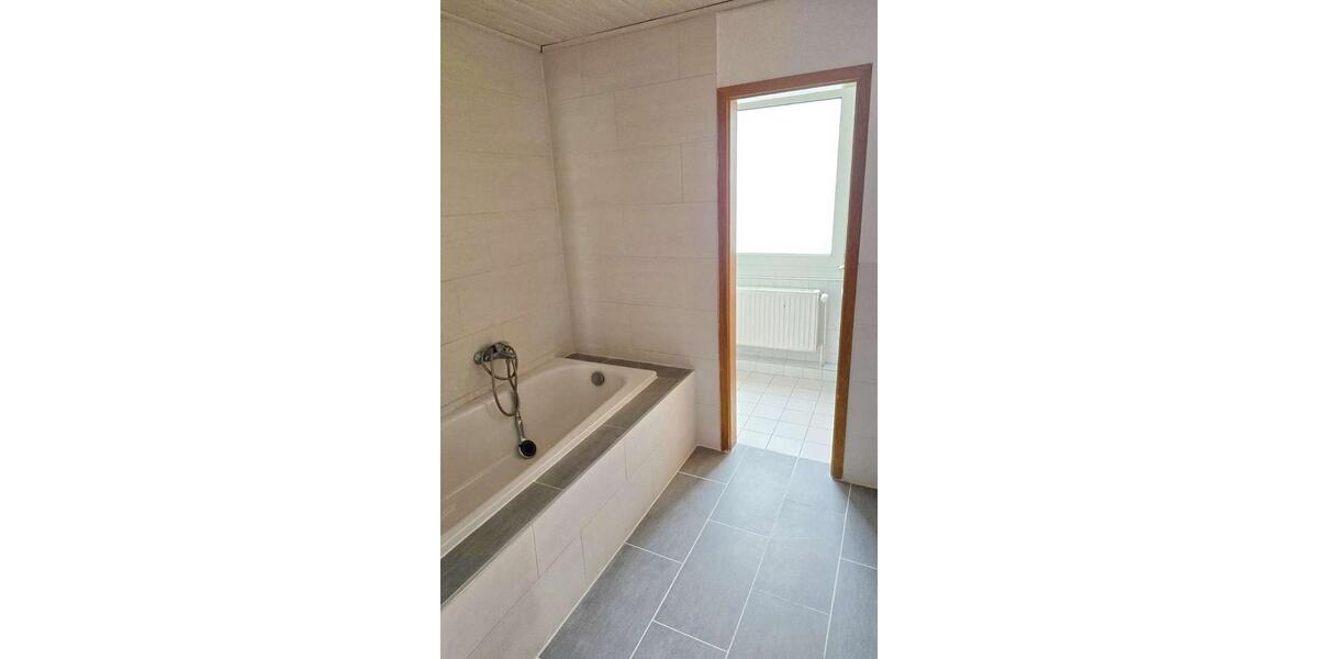 Erdgeschoßwohnung Hartha - 3 Zimmer, 65 m&sup2;, 387&euro; | Angebot:26130457