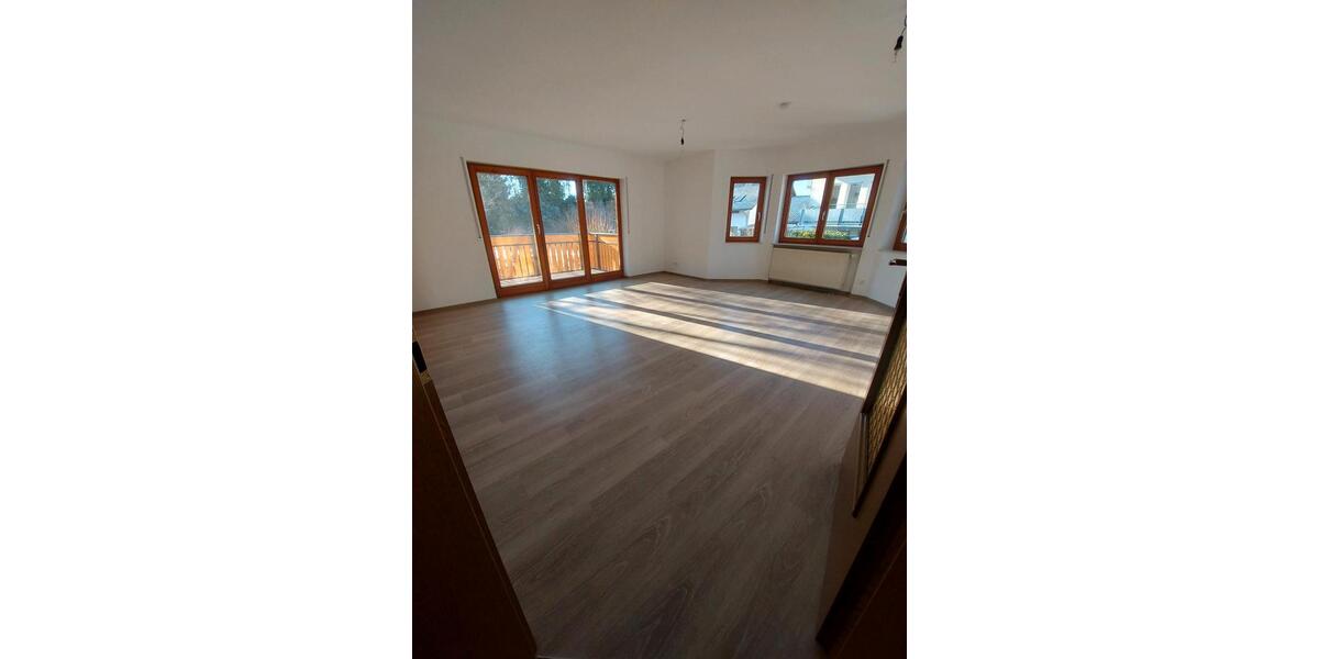 Erdgeschoßwohnung Hohberg - 4 Zimmer, 113 m&sup2;, 1.150&euro; | Angebot:24398233