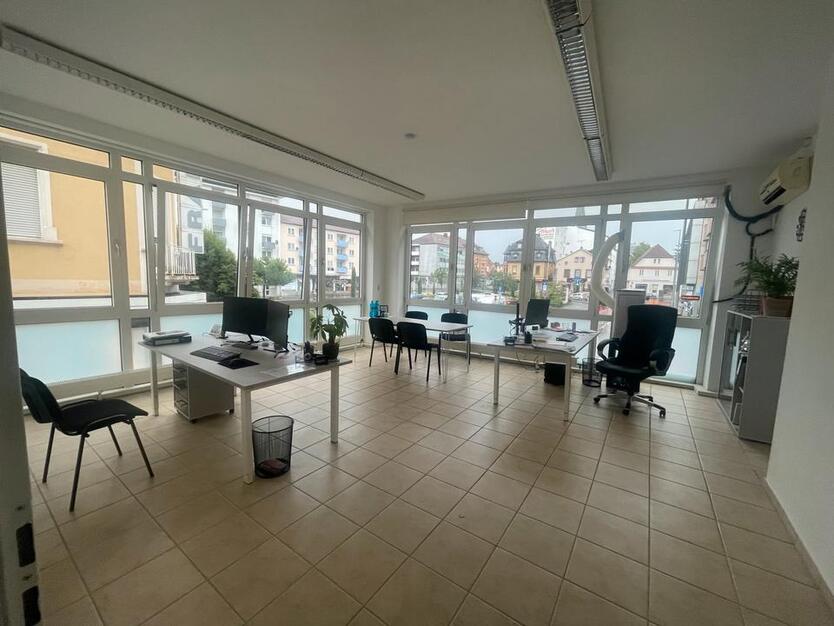 Größzügiges Büro zu vermieten
