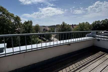 Wohnung zum Mieten in Zwickau 750 € 114.6 m² 5 zimmer