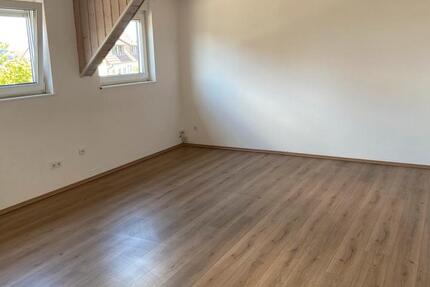 Frisch renovierte 3 ZKB Wohnung in Lorsch zimmer