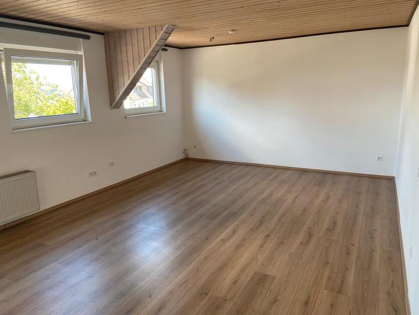 Frisch renovierte 3 ZKB Wohnung in Lorsch zimmer