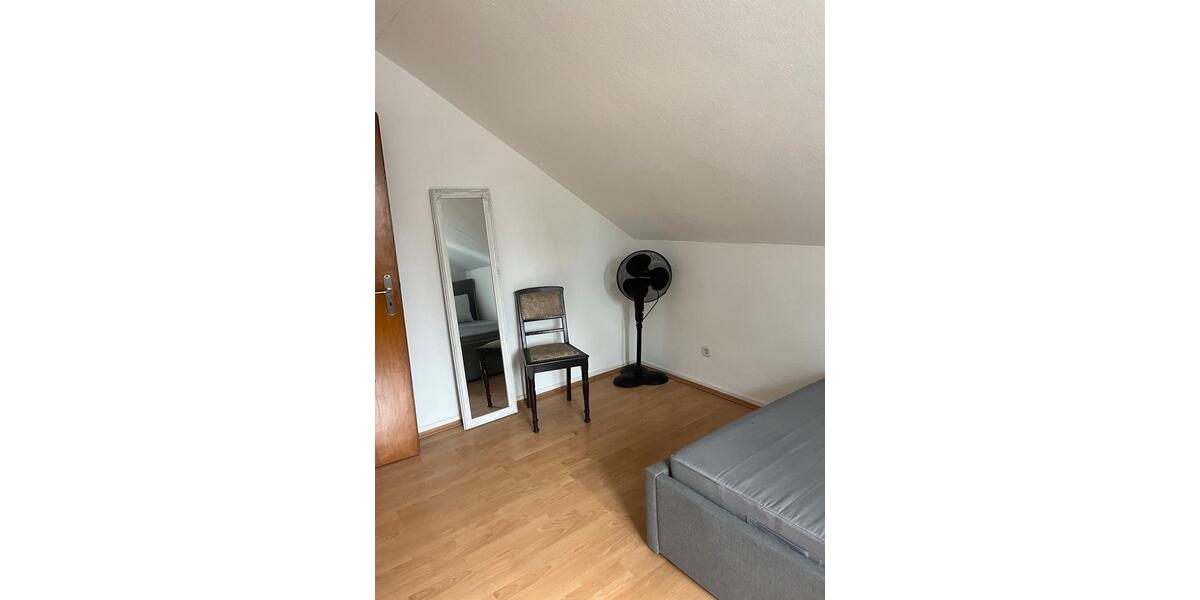 Dachgeschoßwohnung Moers - 2 Zimmer, 36 m&sup2;, 640&euro; | Angebot:26677995
