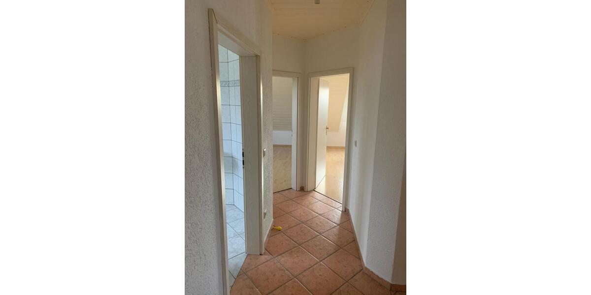 Dachgeschoßwohnung Limburg an der Lahn - 4 Zimmer, 94 m&sup2;, 1.000&euro; | Angebot:25285667