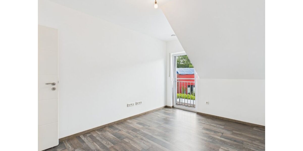 Außergewöhnliches Haus Wohnung über 2 Etagen in ruhiger Lage von Metjendorf-Oldenburg, KFW 70-ModernCarportGarten Wohnen am Rande von Oldenburg - Doppelhaushälfte Wiefelstede / Metjendorf Metjendorf | Angebot:26646278