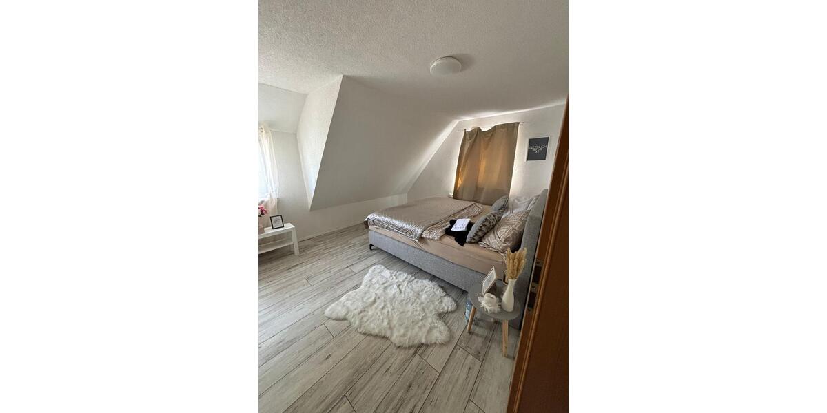 Dachgeschoßwohnung Gaildorf - 3.5 Zimmer, 90 m&sup2;, 1.100&euro; | Angebot:26581379