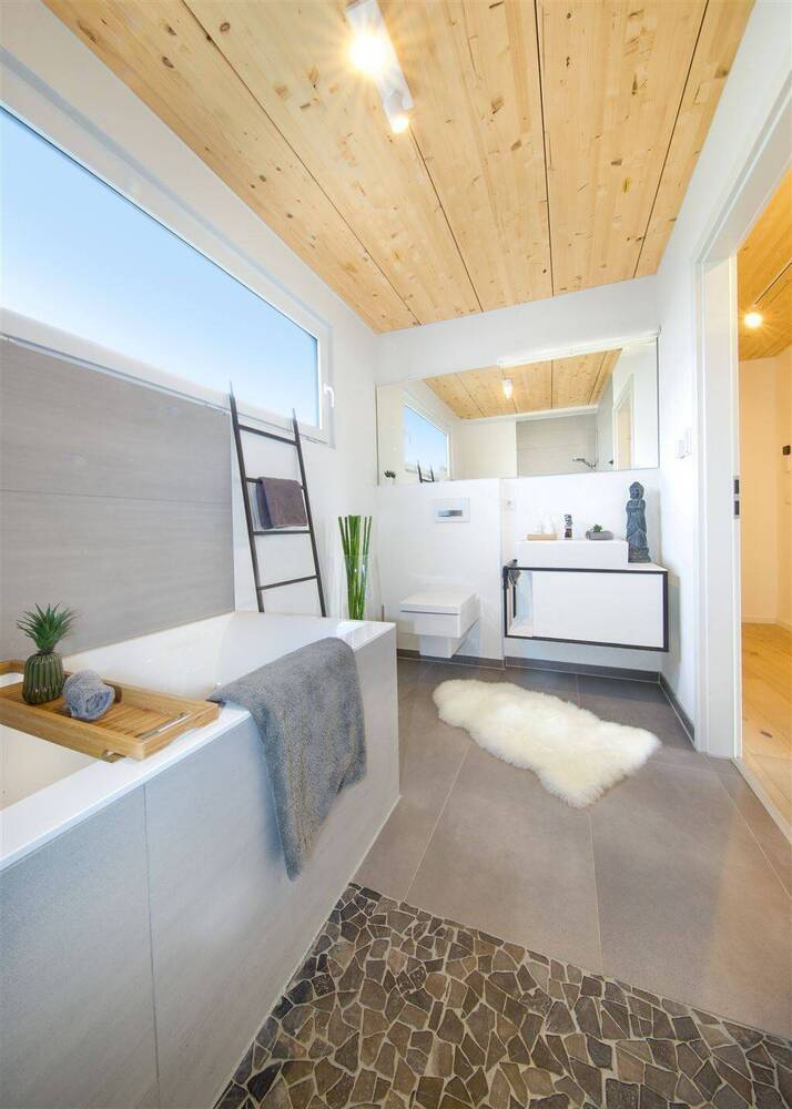 ERSTBEZUG I Traumhafte DachWohnung 3.1: Lichtdurchflutete, wohngesunde 5 Zimmerwohnung in Singen-Mühlhausen