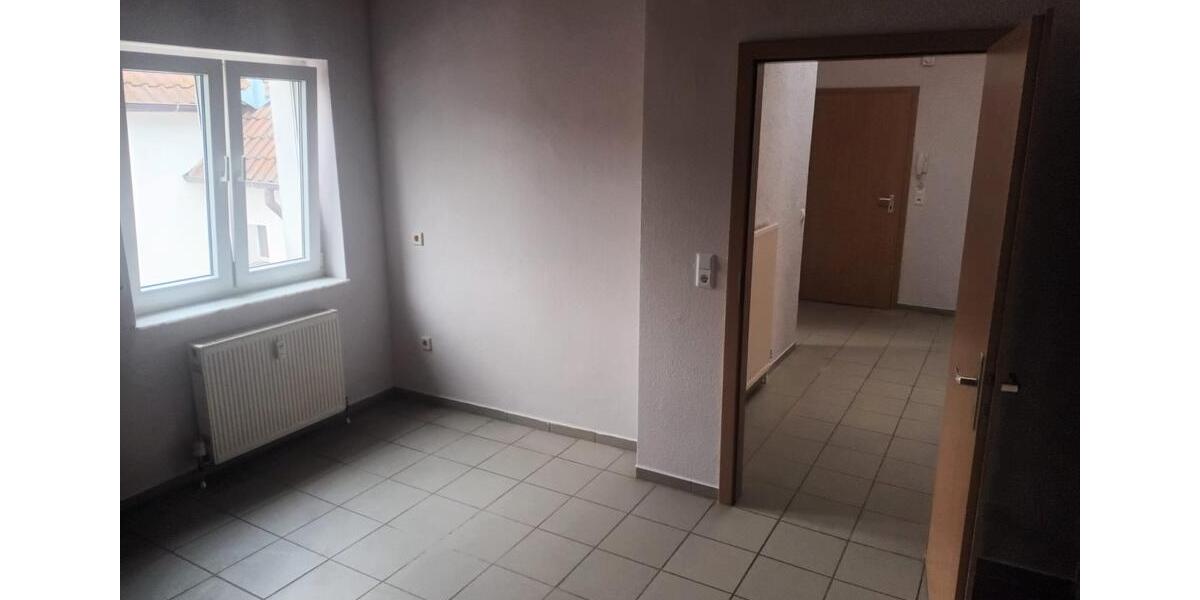 Etagenwohnung Weinheim - 2 Zimmer, 67 m&sup2;, 770&euro; | Angebot:26611052