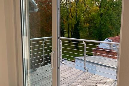 Wohnung Ohrdruf - 6 Zimmer, 215 m&sup2;, 1.200&euro; | Angebot:12321985