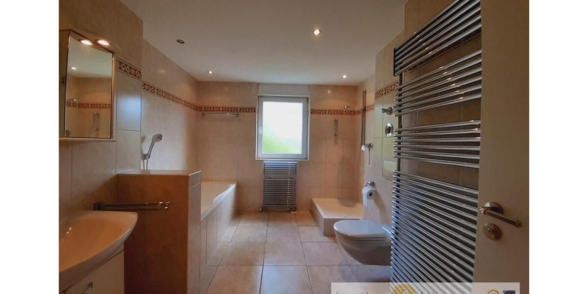 Etagenwohnung Wiesbaden Südost - 4 Zimmer, 152 m&sup2;, 1.900&euro; | Angebot:26634360