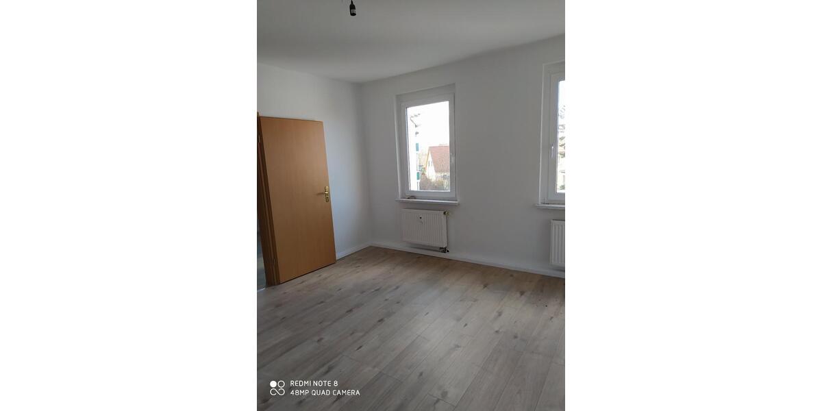 Dachgeschoßwohnung Altenburg - 3 Zimmer, 92 m&sup2;, 600&euro; | Angebot:25307731