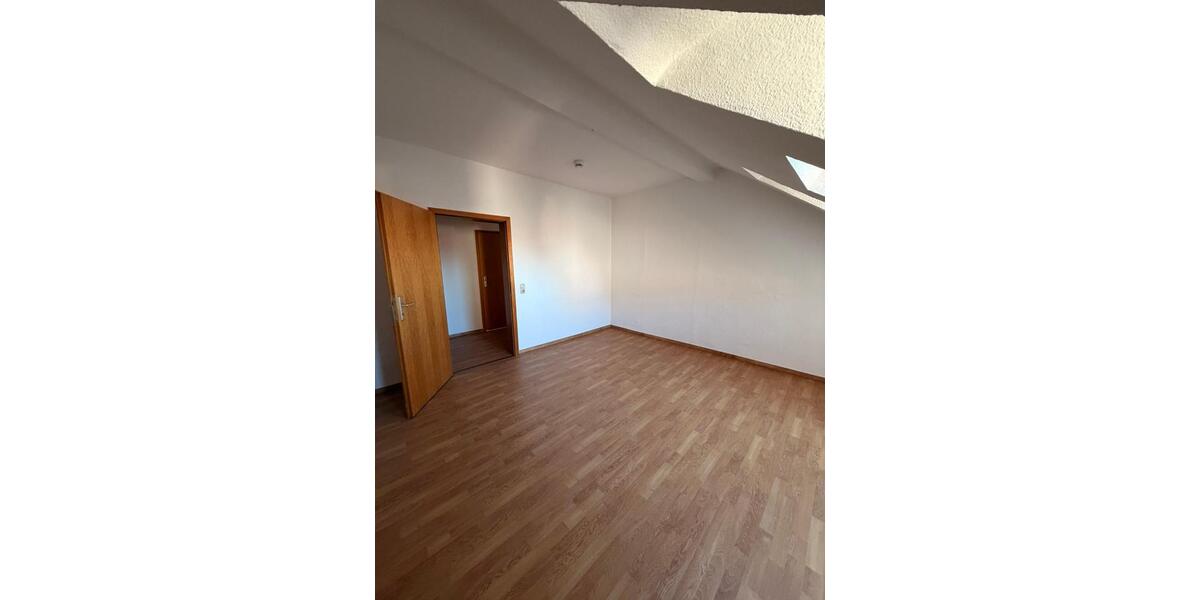 Dachgeschoßwohnung Arnstadt - 4 Zimmer, 65 m&sup2;, 520&euro; | Angebot:24613162