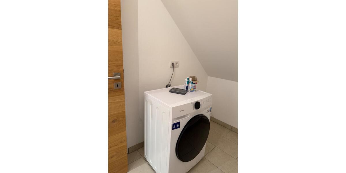 Dachgeschoßwohnung Straubing - 2 Zimmer, 92 m&sup2;, 1.100&euro; | Angebot:24748856