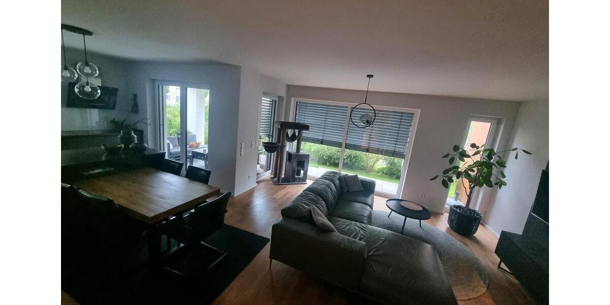 Erdgeschoßwohnung Detmold - 4 Zimmer, 124 m&sup2;, 1.690&euro; | Angebot:24720326