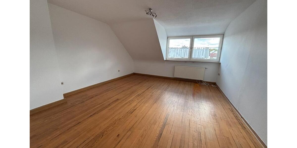 Dachgeschoßwohnung Ensdorf - 3 Zimmer, 77 m&sup2;, 580&euro; | Angebot:26234422