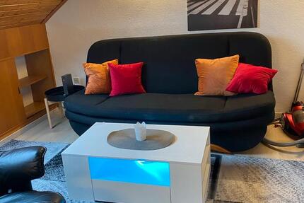 Möblierte Dachgeschoss Wohnung zimmer