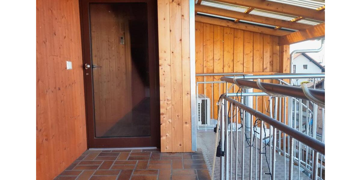 Dachgeschoßwohnung Oberschneiding - 3 Zimmer, 68 m&sup2;, 525&euro; | Angebot:25978830