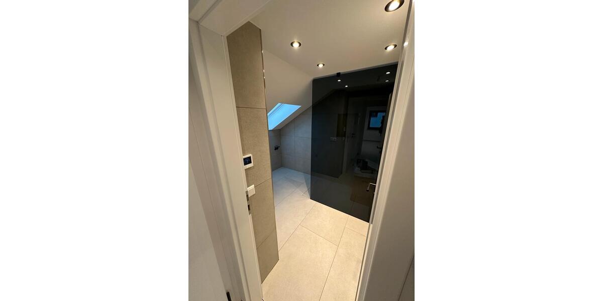 Dachgeschoßwohnung Weinstadt - 3 Zimmer, 72 m&sup2;, 1.100&euro; | Angebot:26663449