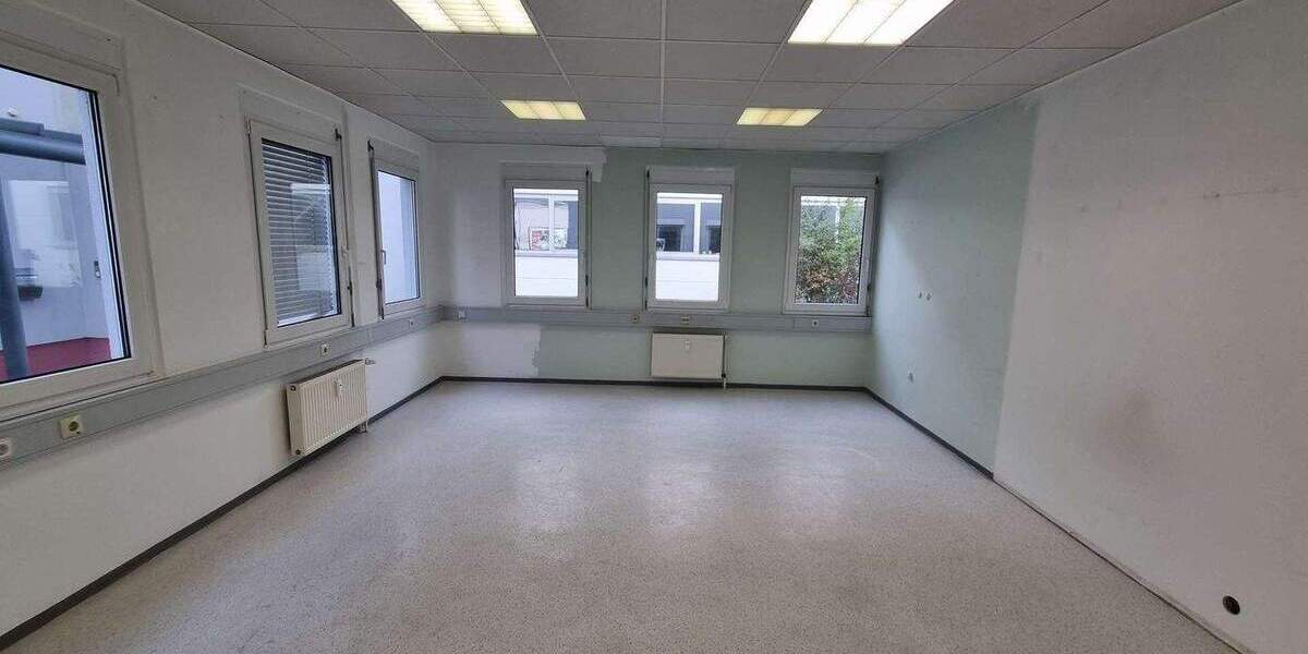 Gewerbeobjekt Karlsbad Langensteinbach - 4 Zimmer, 900&euro; | Angebot:25703395