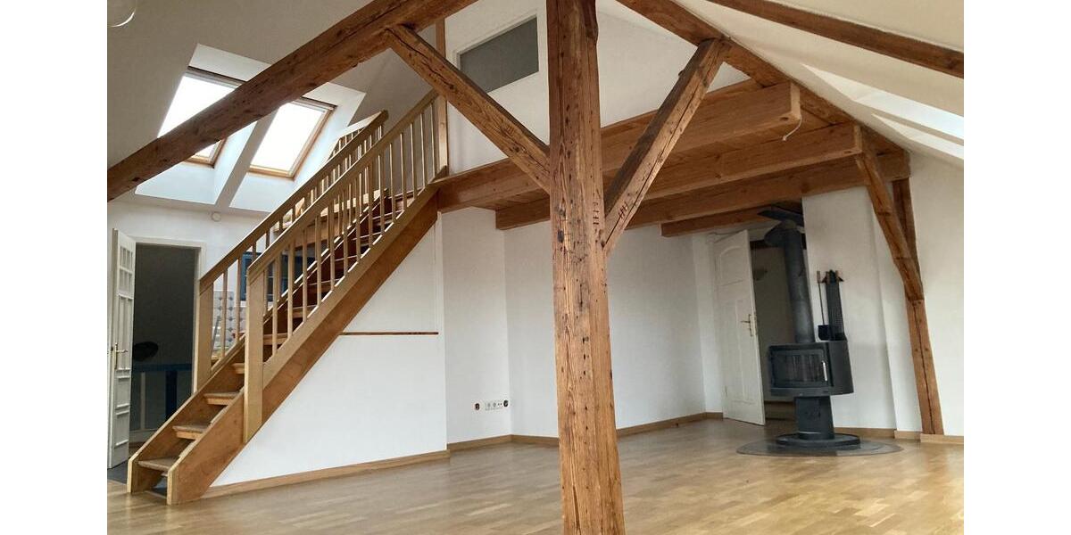 Dachgeschoßwohnung Trostberg - 4.5 Zimmer, 139 m&sup2;, 1.200&euro; | Angebot:24312237