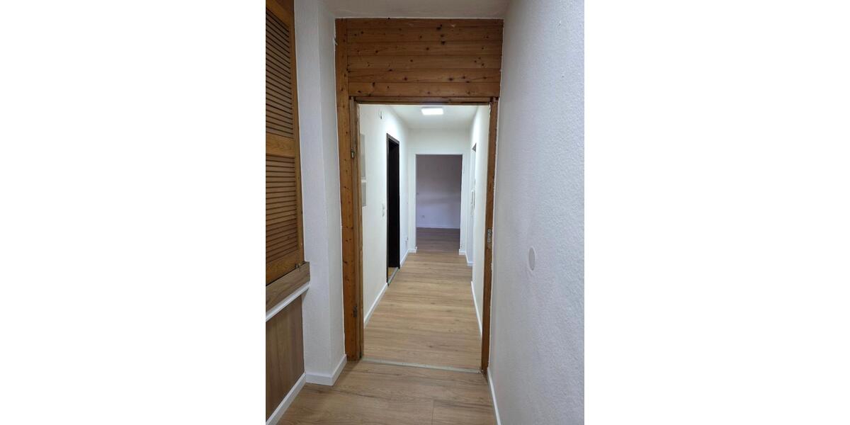 Dachgeschoßwohnung Pforzheim Weststadt - 2 Zimmer, 98 m&sup2;, 850&euro; | Angebot:26603036