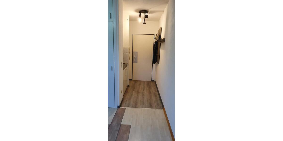 Dachgeschoßwohnung Essen Stadtbezirk VI - 1 Zimmer, 18 m&sup2;, 250&euro; | Angebot:24737551