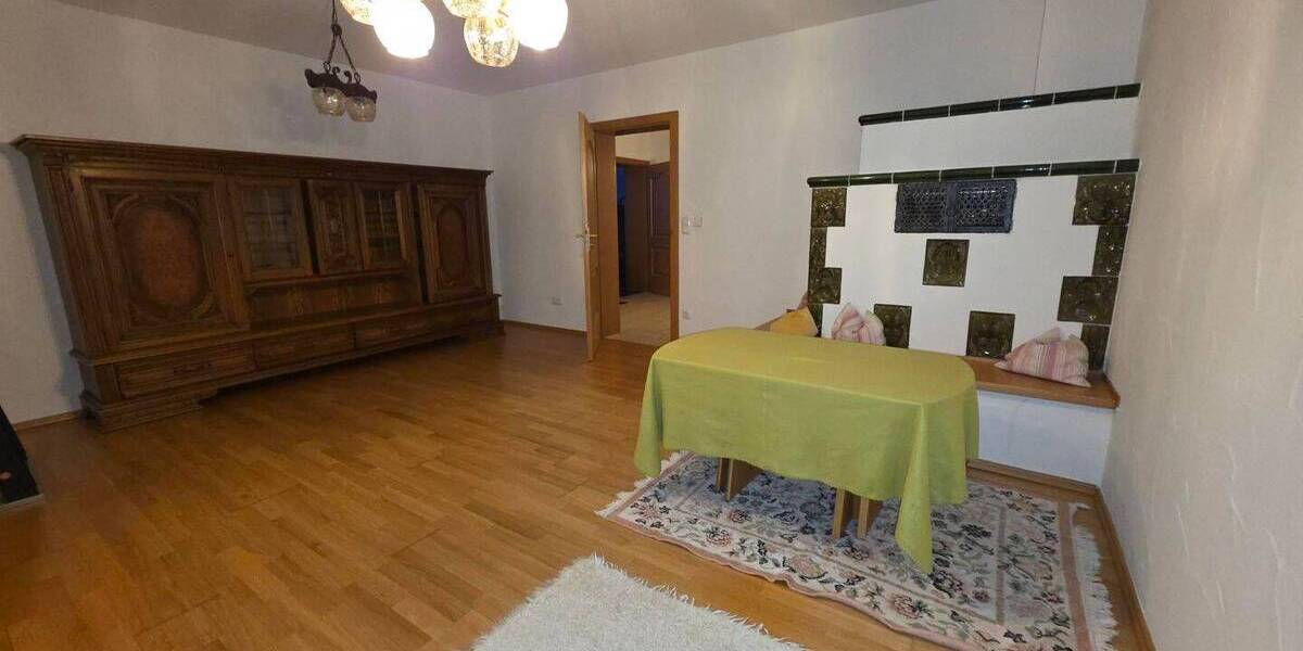 Etagenwohnung Pommersfelden Stolzenroth - 5 Zimmer, 181 m&sup2;, 1.300&euro; | Angebot:26616561