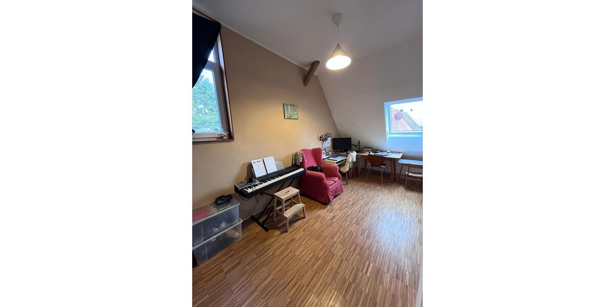 Etagenwohnung Gäufelden - 4.5 Zimmer, 144 m&sup2;, 1.600&euro; | Angebot:25594070
