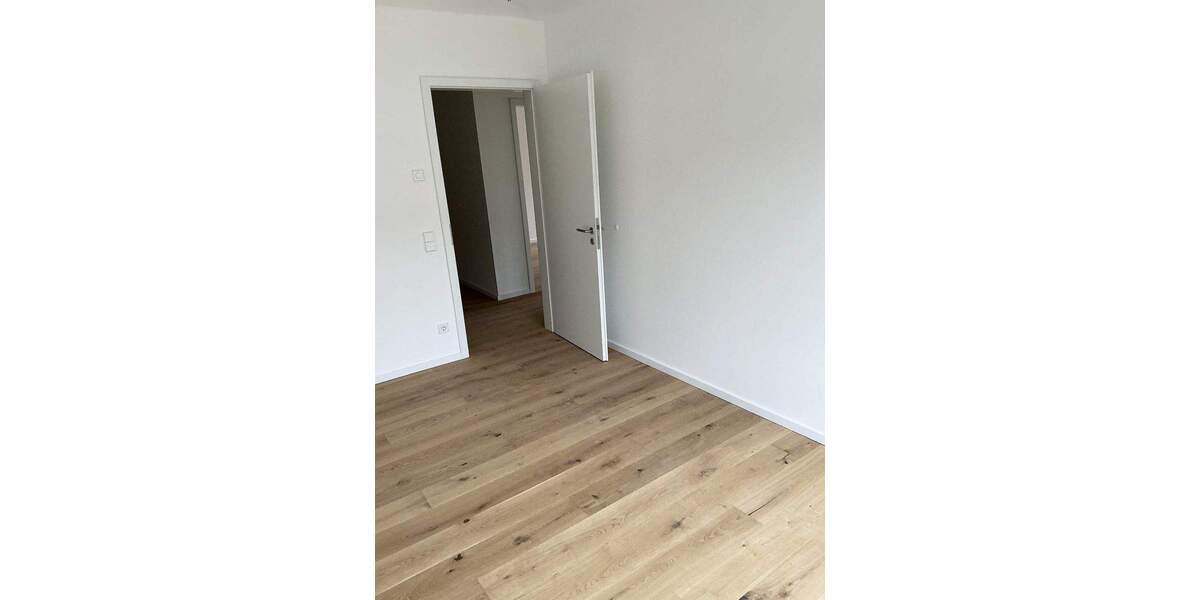 Etagenwohnung Hannover Döhren - 5 Zimmer, 140 m&sup2;, 1.990&euro; | Angebot:24696709