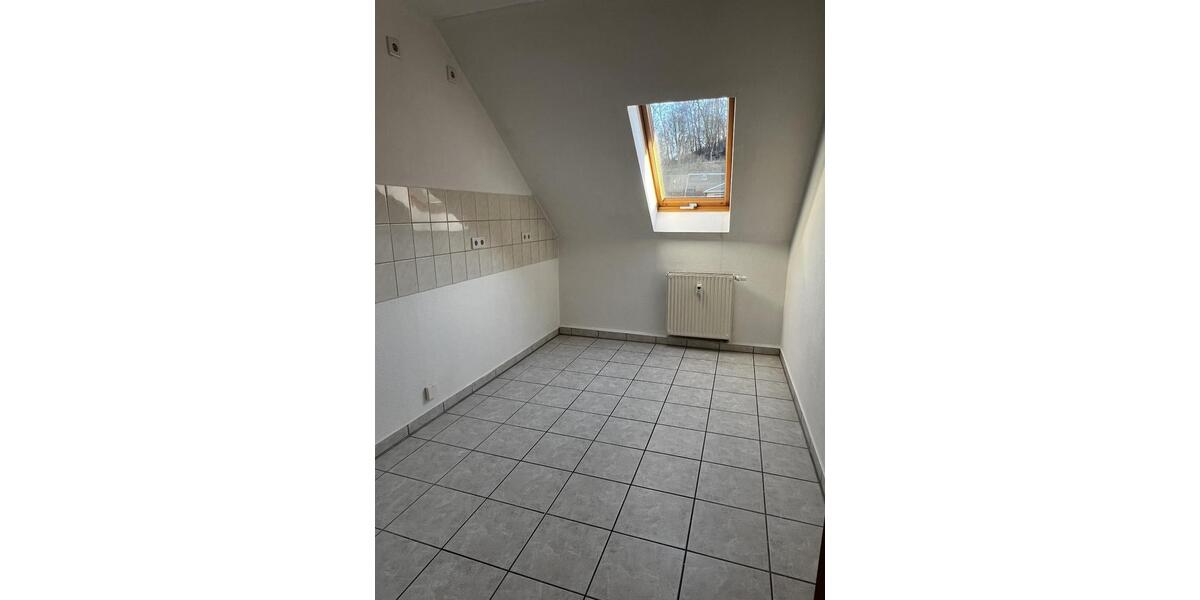 Dachgeschoßwohnung Döbeln - 3 Zimmer, 64 m&sup2;, 390&euro; | Angebot:25418324