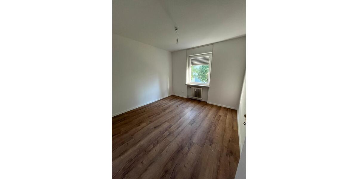 Etagenwohnung Wiesbaden Biebrich - 5 Zimmer, 104 m&sup2;, 1.800&euro; | Angebot:26533073