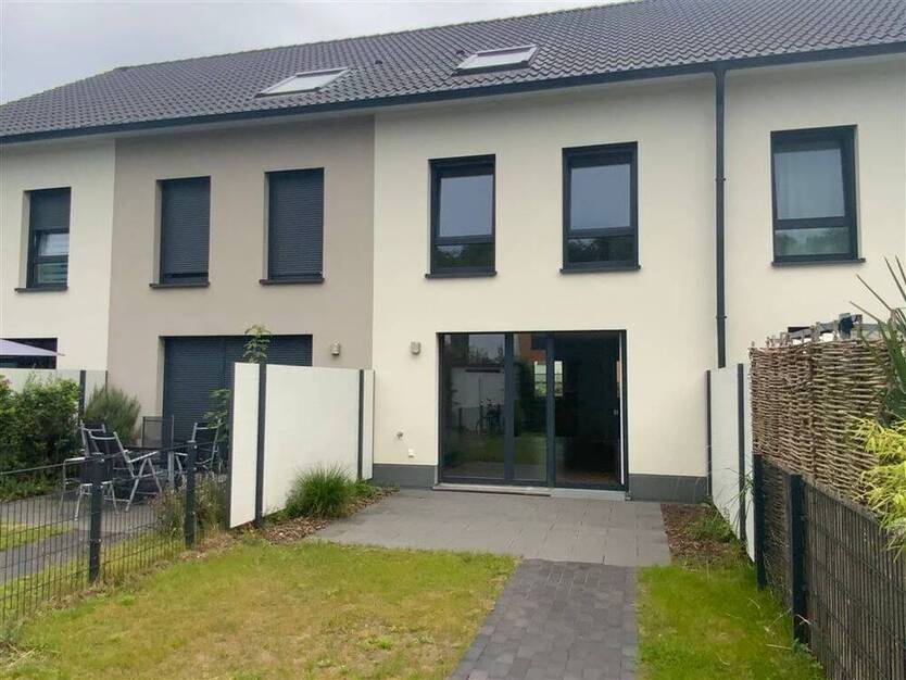 Reihenhaus in Rönnebeck mit ca. 141 m² Wohnfläche, Terrasse und Gartenanteil - höchster Wohnkomfort an der schönen Weser