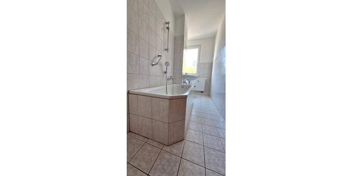 Etagenwohnung Weißenfels - 3 Zimmer, 58 m&sup2;, 420&euro; | Angebot:25730586