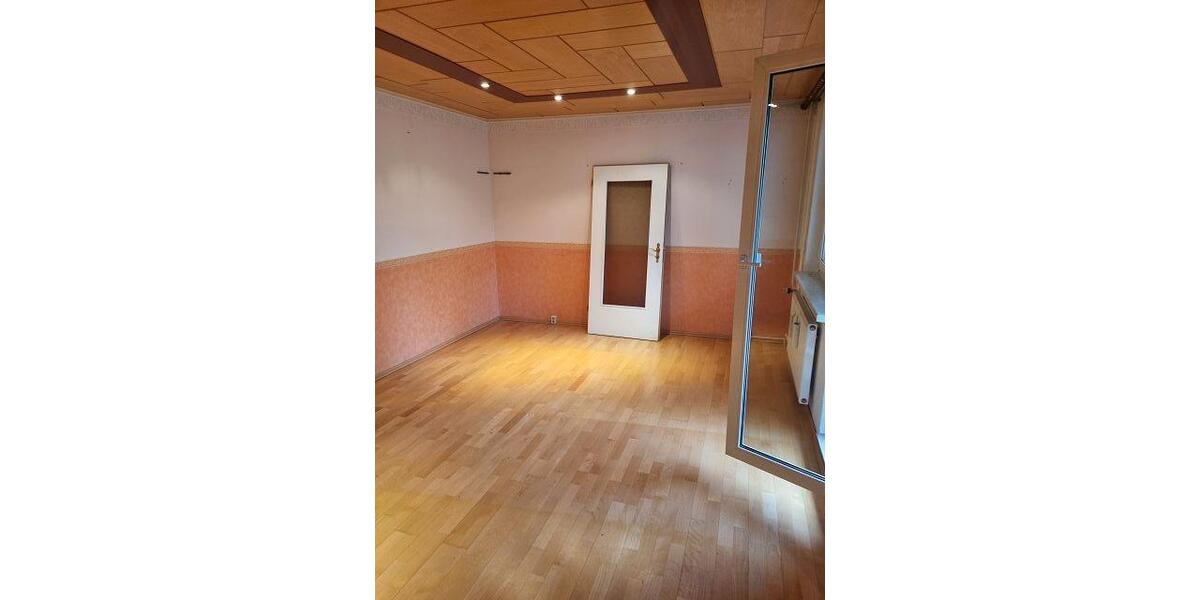 Etagenwohnung Sömmerda - 3 Zimmer, 60 m&sup2;, 510&euro; | Angebot:25977657