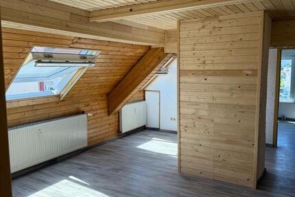 Helle Dachgeschosswohnung – 60 m², 3 Zimmer 3 zimmer