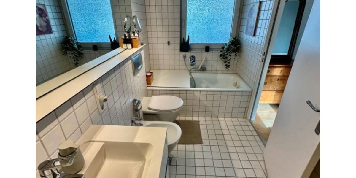 Etagenwohnung Freiburg im Breisgau Ebnet - 1.5 Zimmer, 28 m&sup2;, 690&euro; | Angebot:26044411