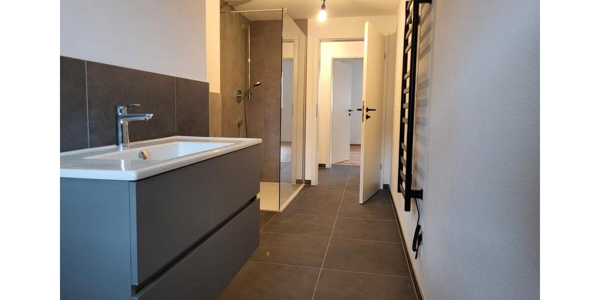 Erdgeschoßwohnung Neukirchen - 3 Zimmer, 106 m&sup2;, 980&euro; | Angebot:26496156