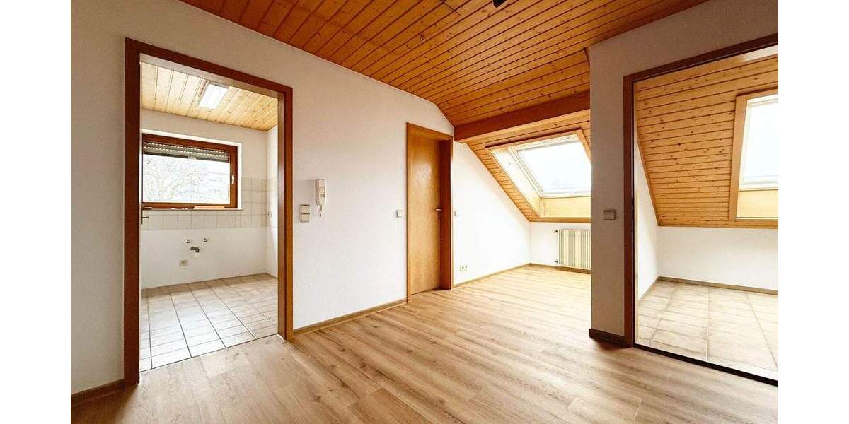 F&D | Gepflegtes Einfamilienhaus mit drei Garagen auf großem Grundstück 5 zimmer