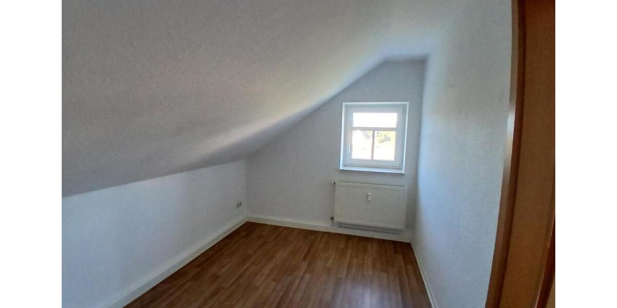 Erdgeschoßwohnung Penig - 2.5 Zimmer, 65 m&sup2;, 400&euro; | Angebot:21210311